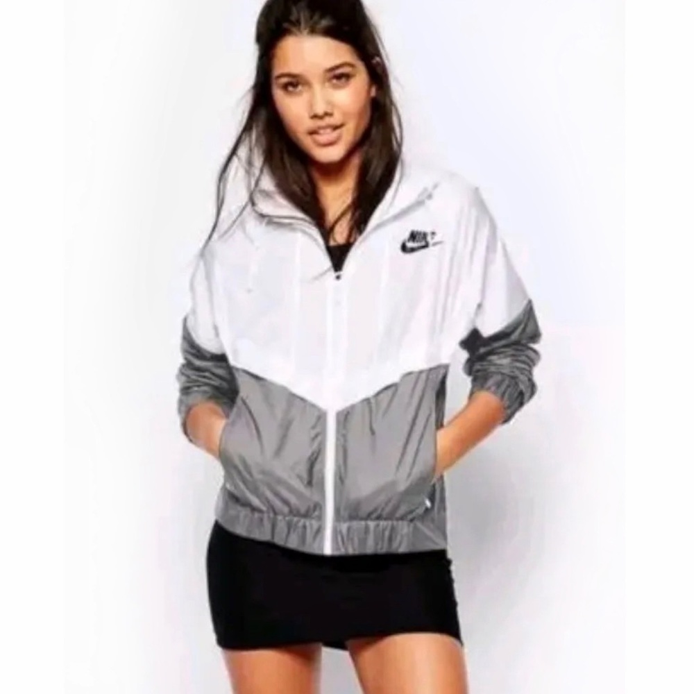 Nike Windrunner Jacket Small - image 3
